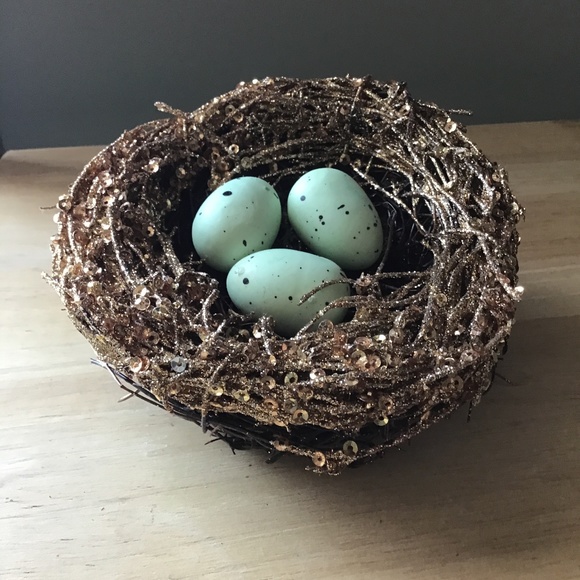 Faux Golden Birds Nest with Clip - Picture 1 of 2